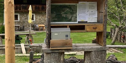 Parcours - erlaubte Bögen: Traditionelle Bögen - Anmeldung und Kassa für den Parcours, direkt neben dem Parkplatz - 3D Bogenparcours – „Ströchauer Schützenluit“ Verein Praxis Natur